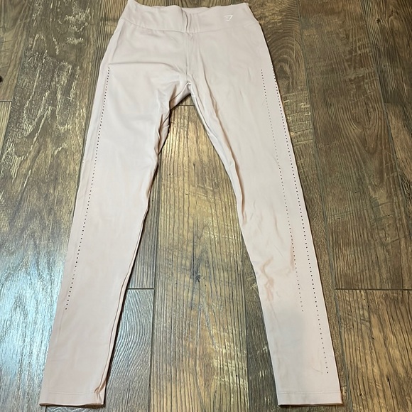 Gymshark Pants - Gymshark Dry Moisture Management 7/8 Blush Pink/Purple‎ Leggings Sz M